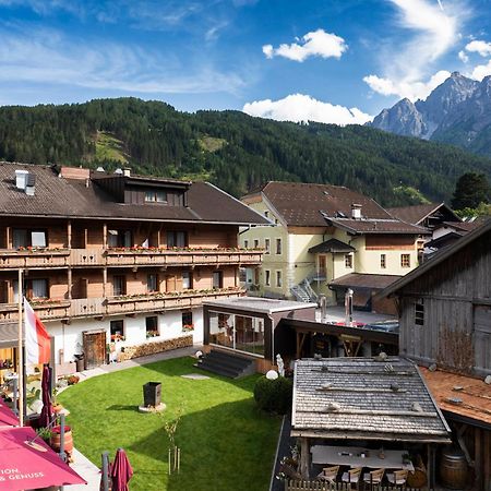 Hotel Alpenstolz 米耶德斯 外观 照片
