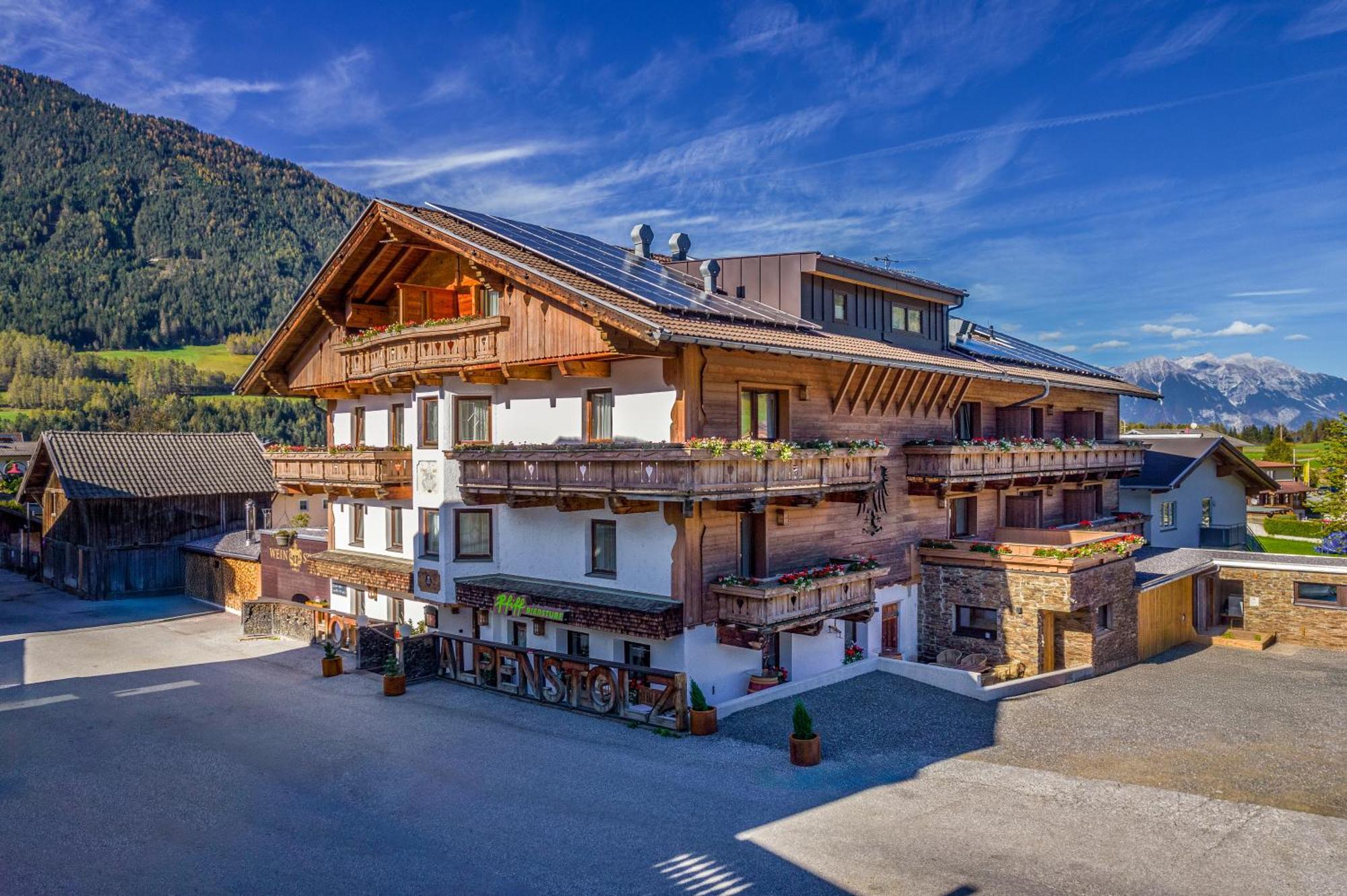 Hotel Alpenstolz 米耶德斯 外观 照片