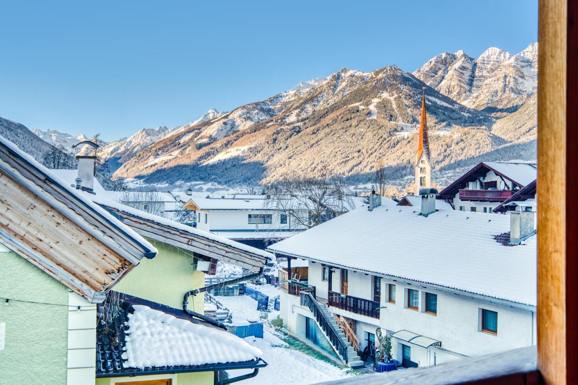 Hotel Alpenstolz 米耶德斯 外观 照片
