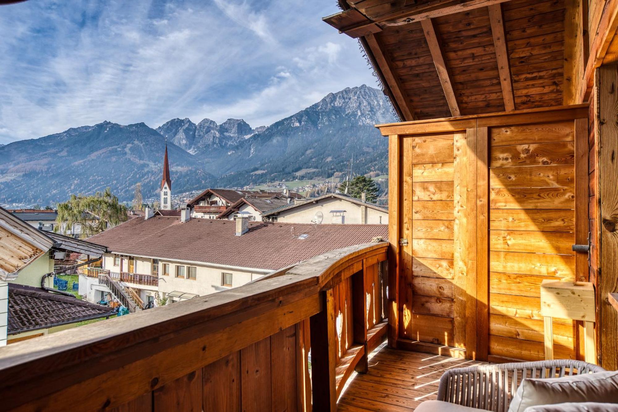 Hotel Alpenstolz 米耶德斯 外观 照片