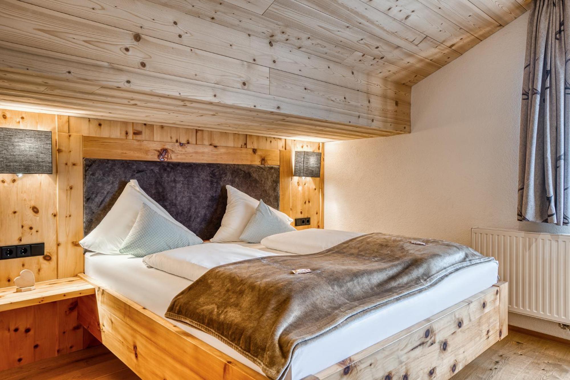 Hotel Alpenstolz 米耶德斯 客房 照片